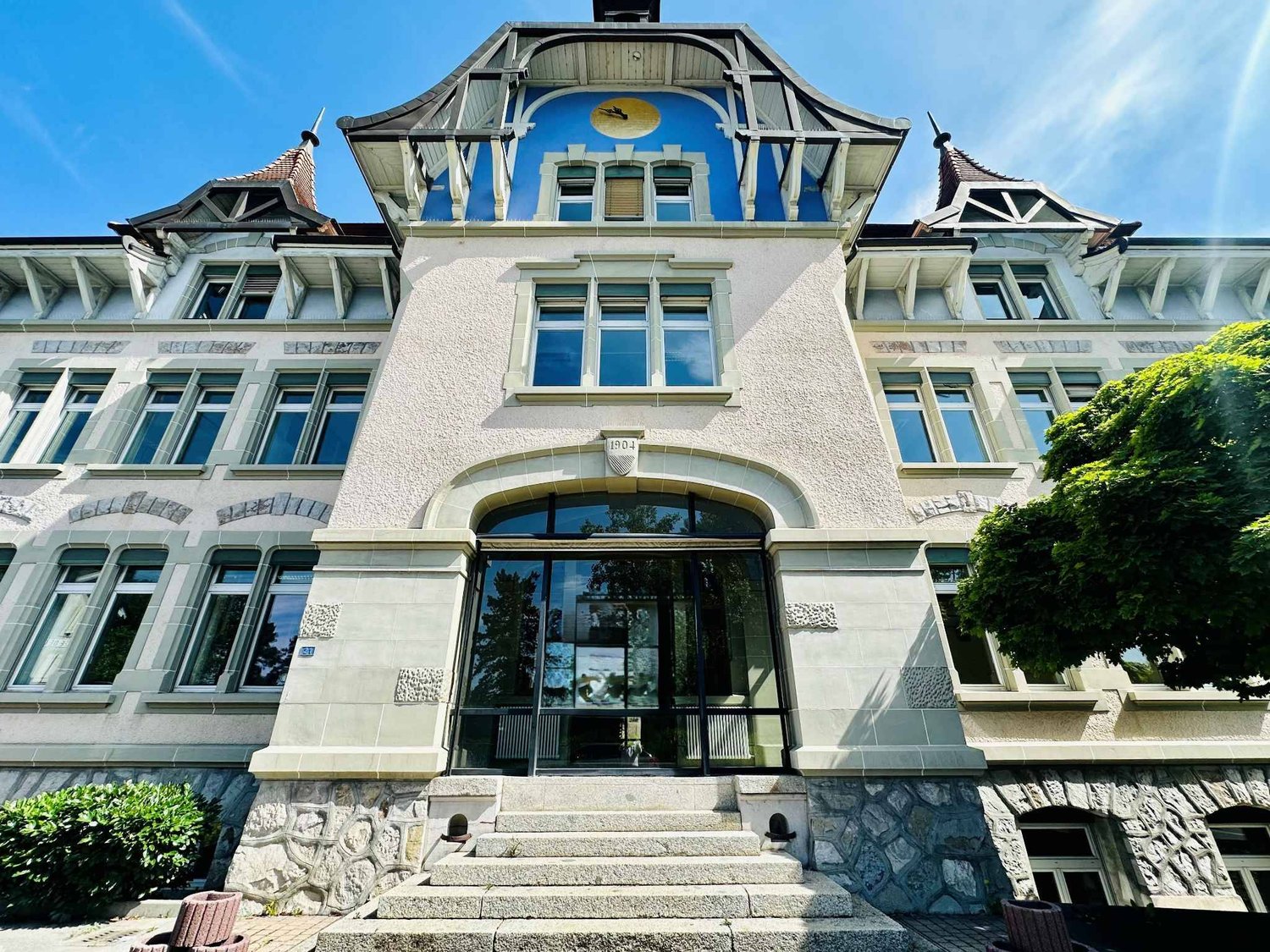 1000m² Wohn- / Geschäftsgebäude