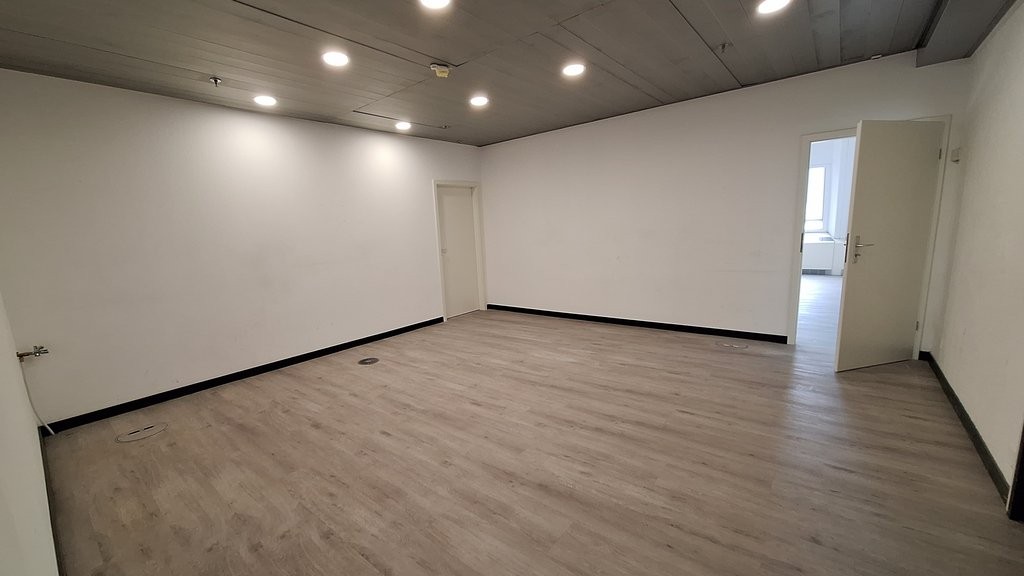 165m² office