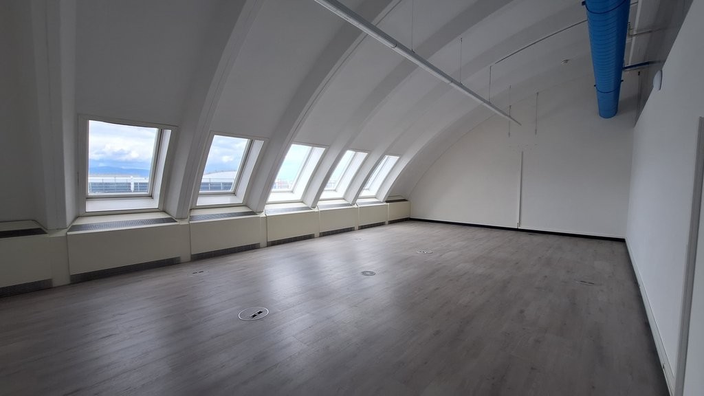 165m² office