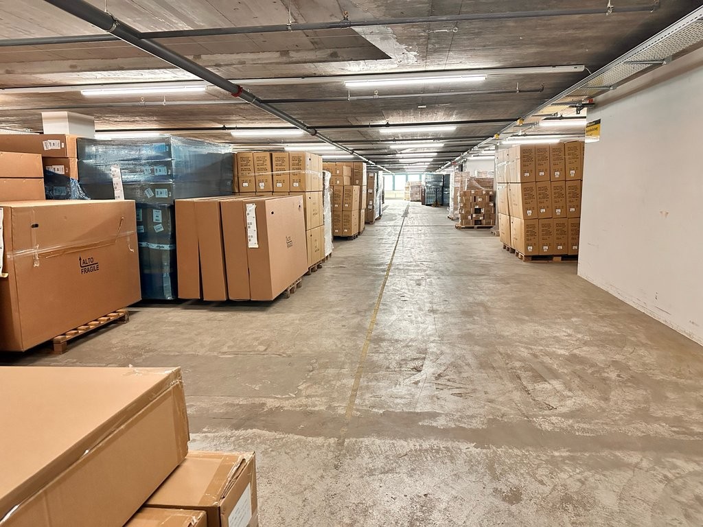 2760m² di deposito
