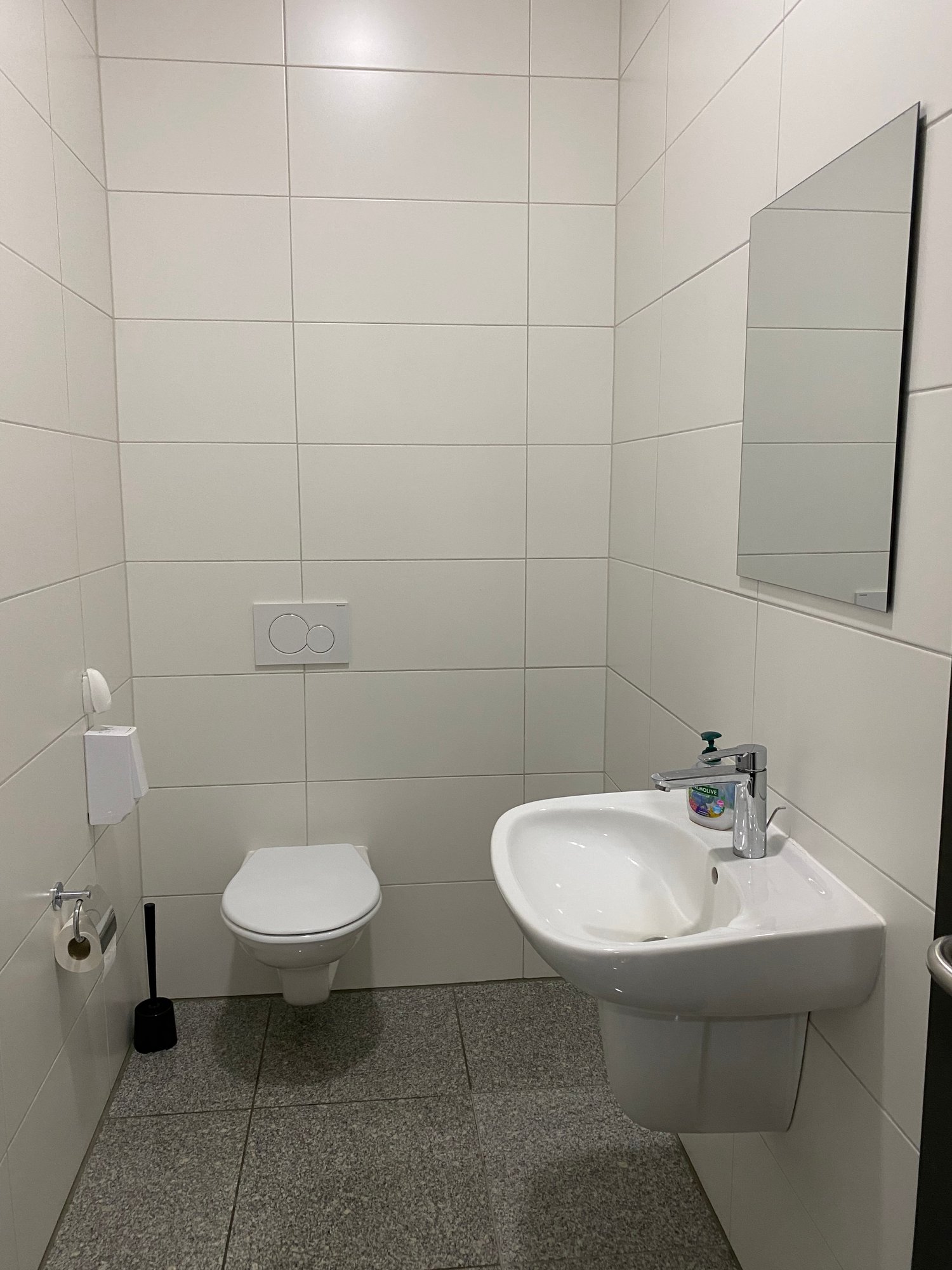 108m² commercial