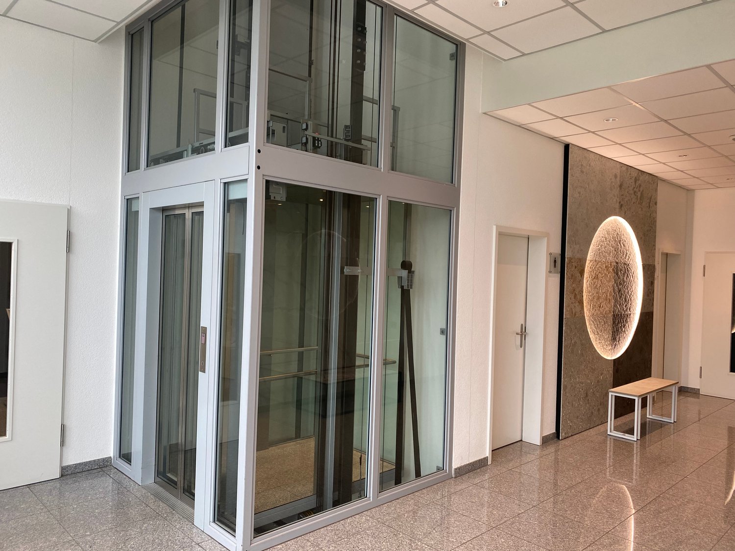 108m² commercial