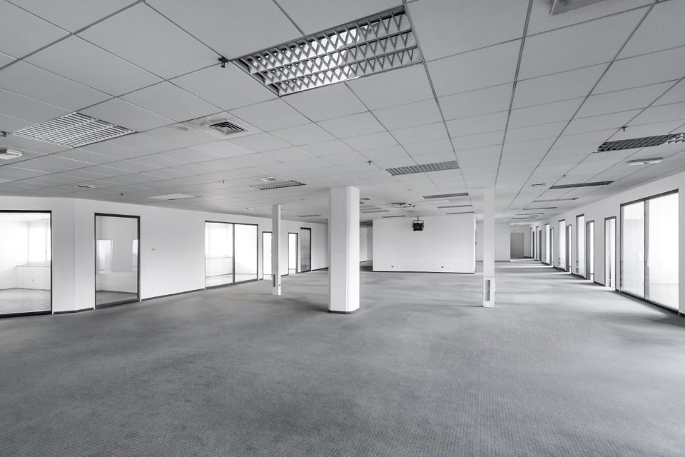 990m² office