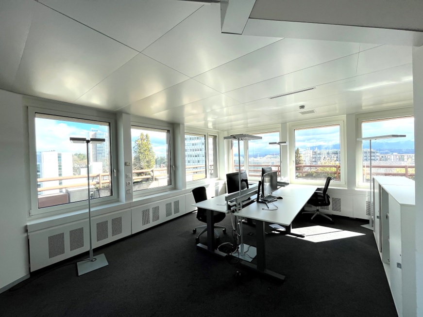 800m² office
