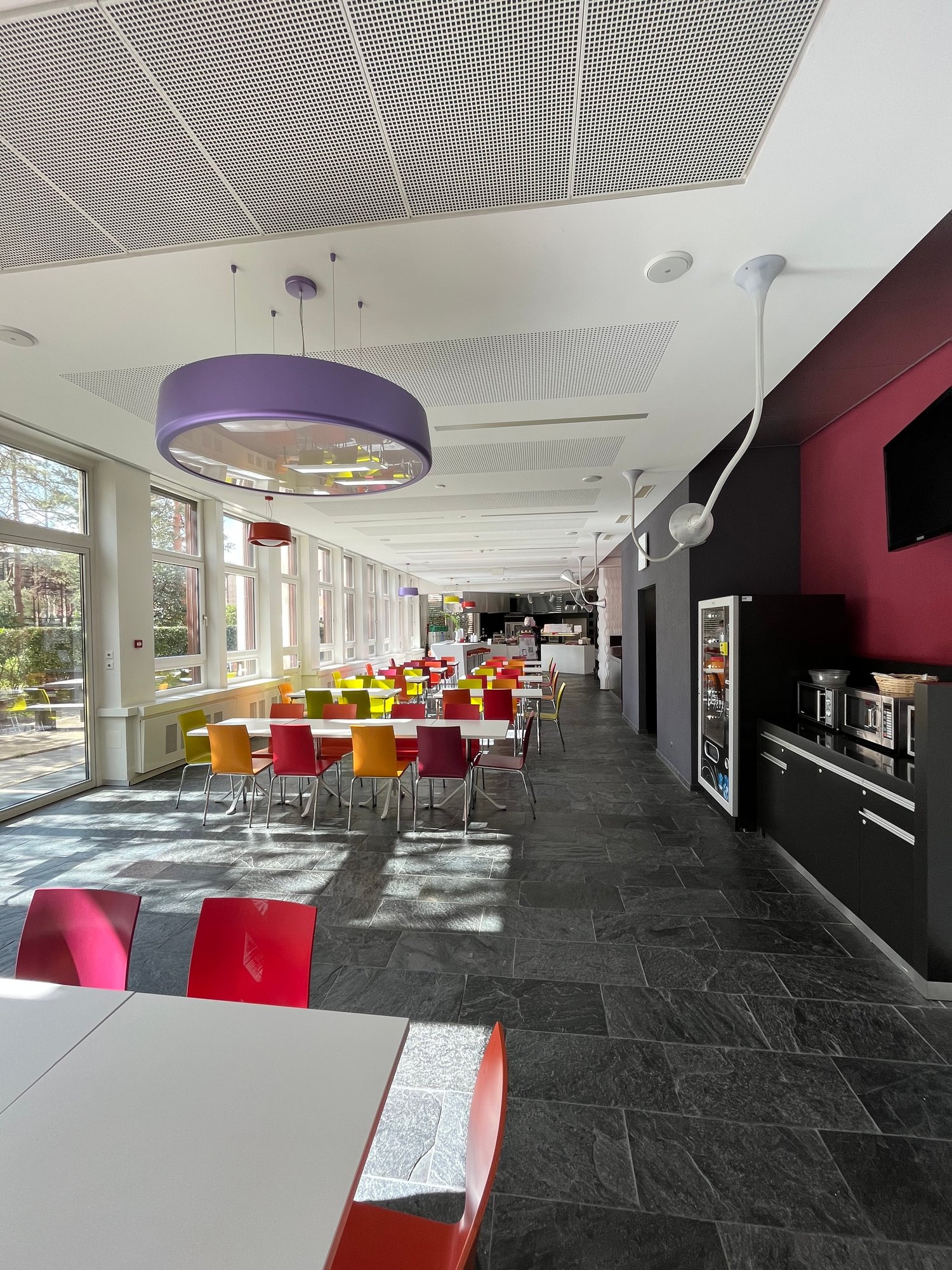 800m² office
