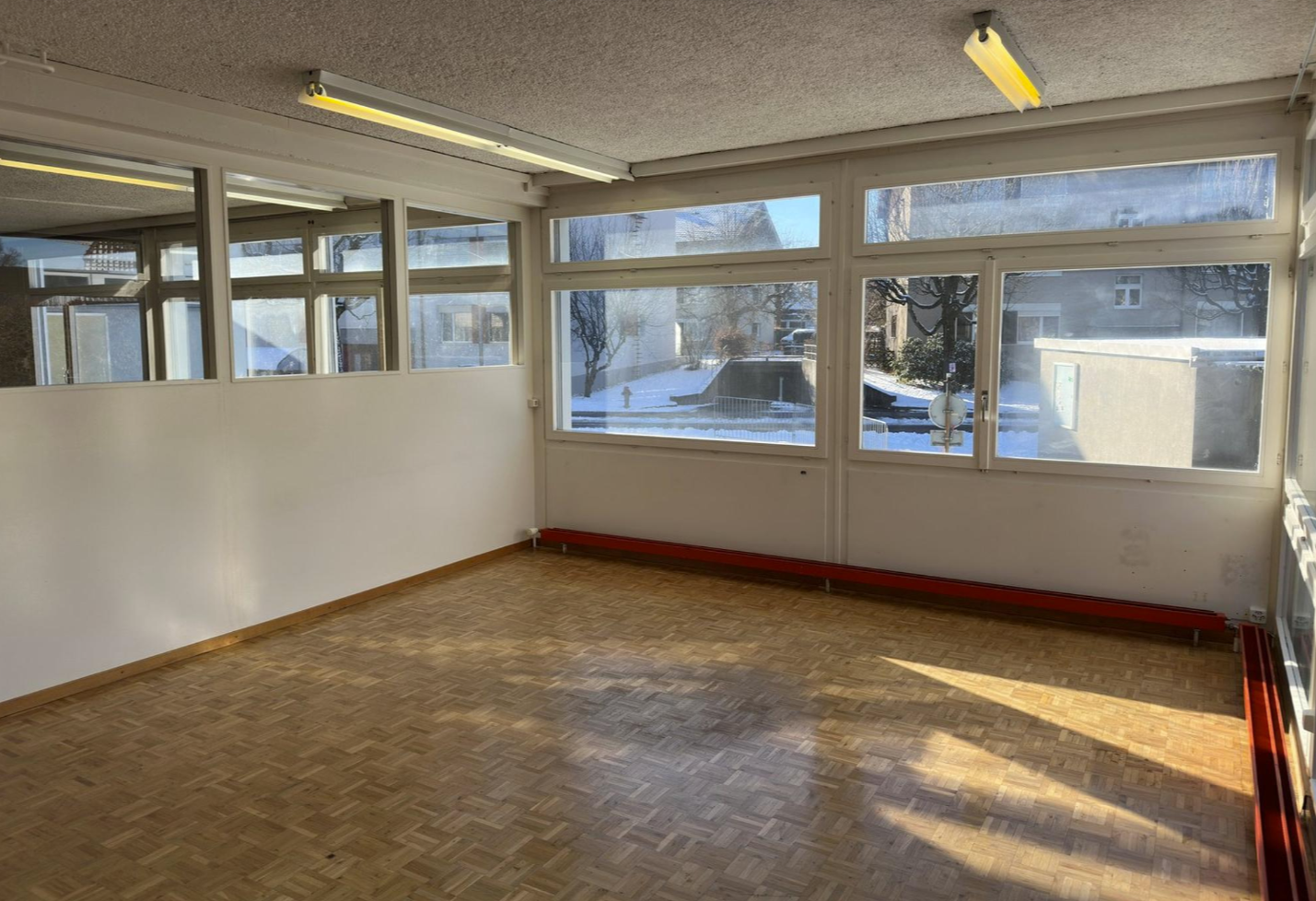 215m² commercial