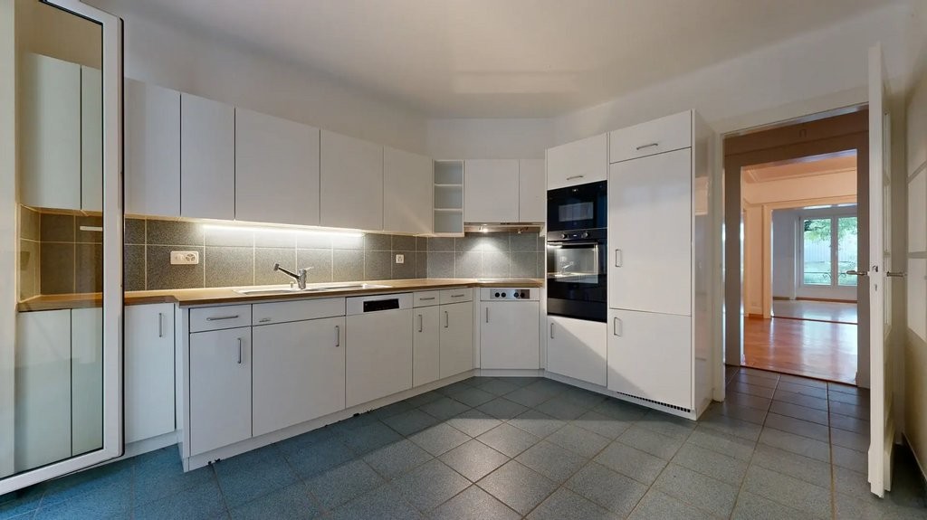 6 rooms apartment