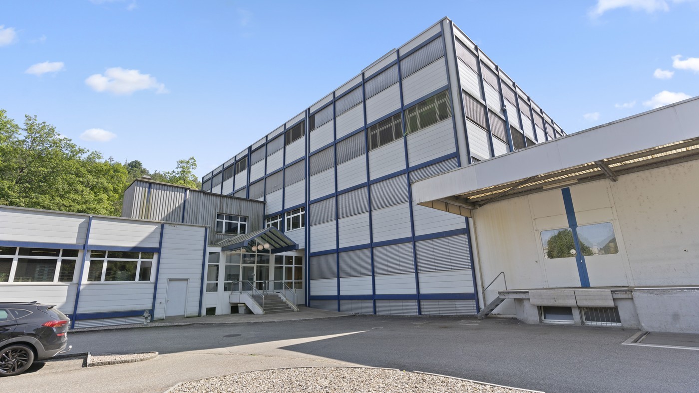 120m² office