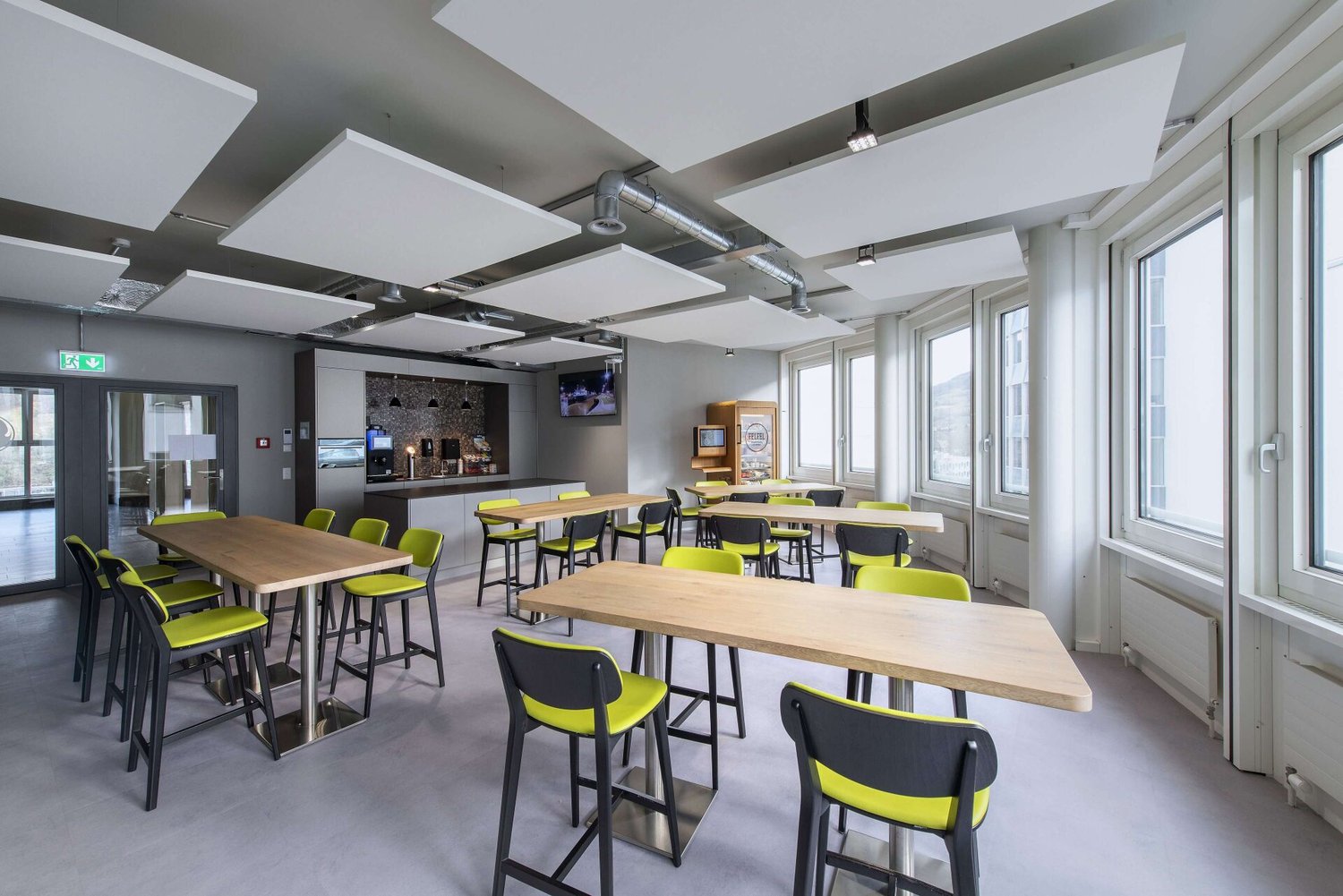 1120m² office