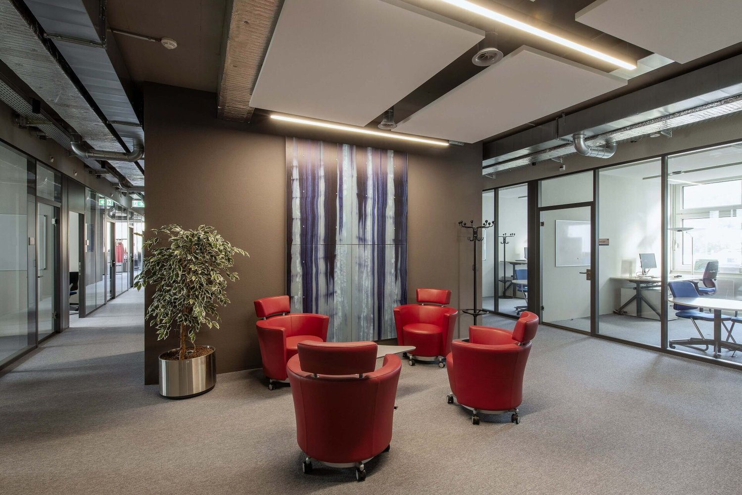 1120m² office