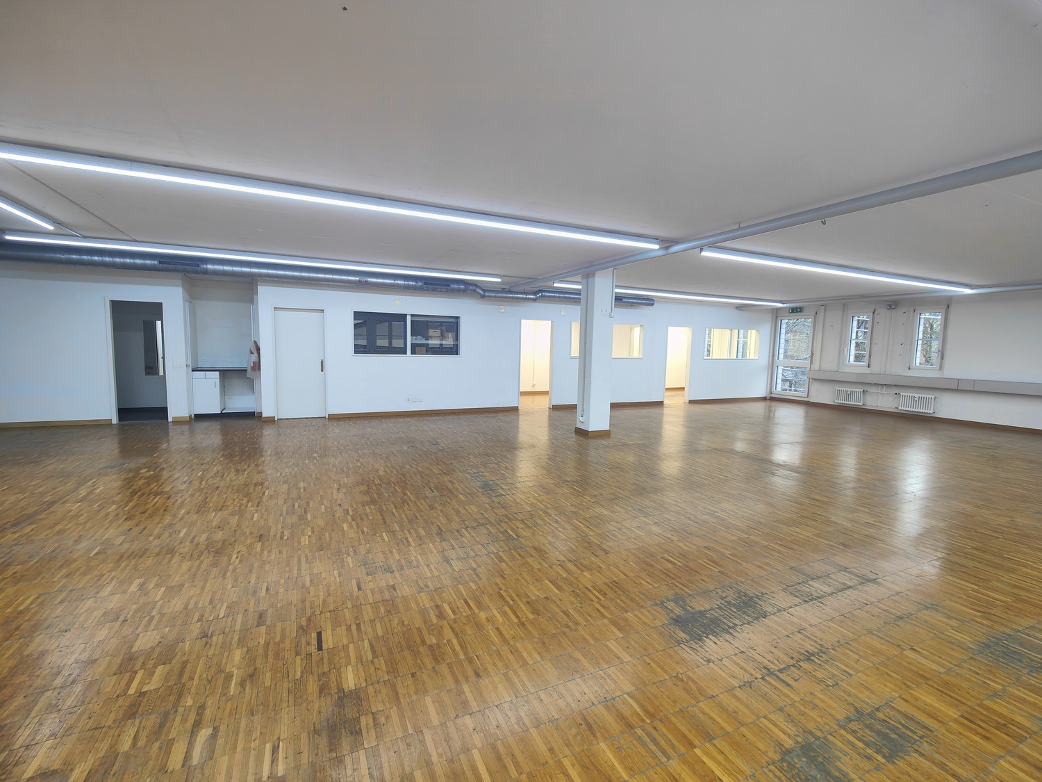 264m² commercial