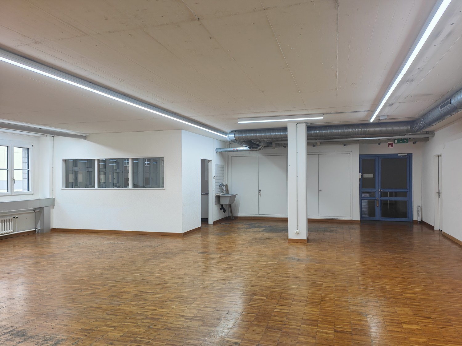 264m² commercial