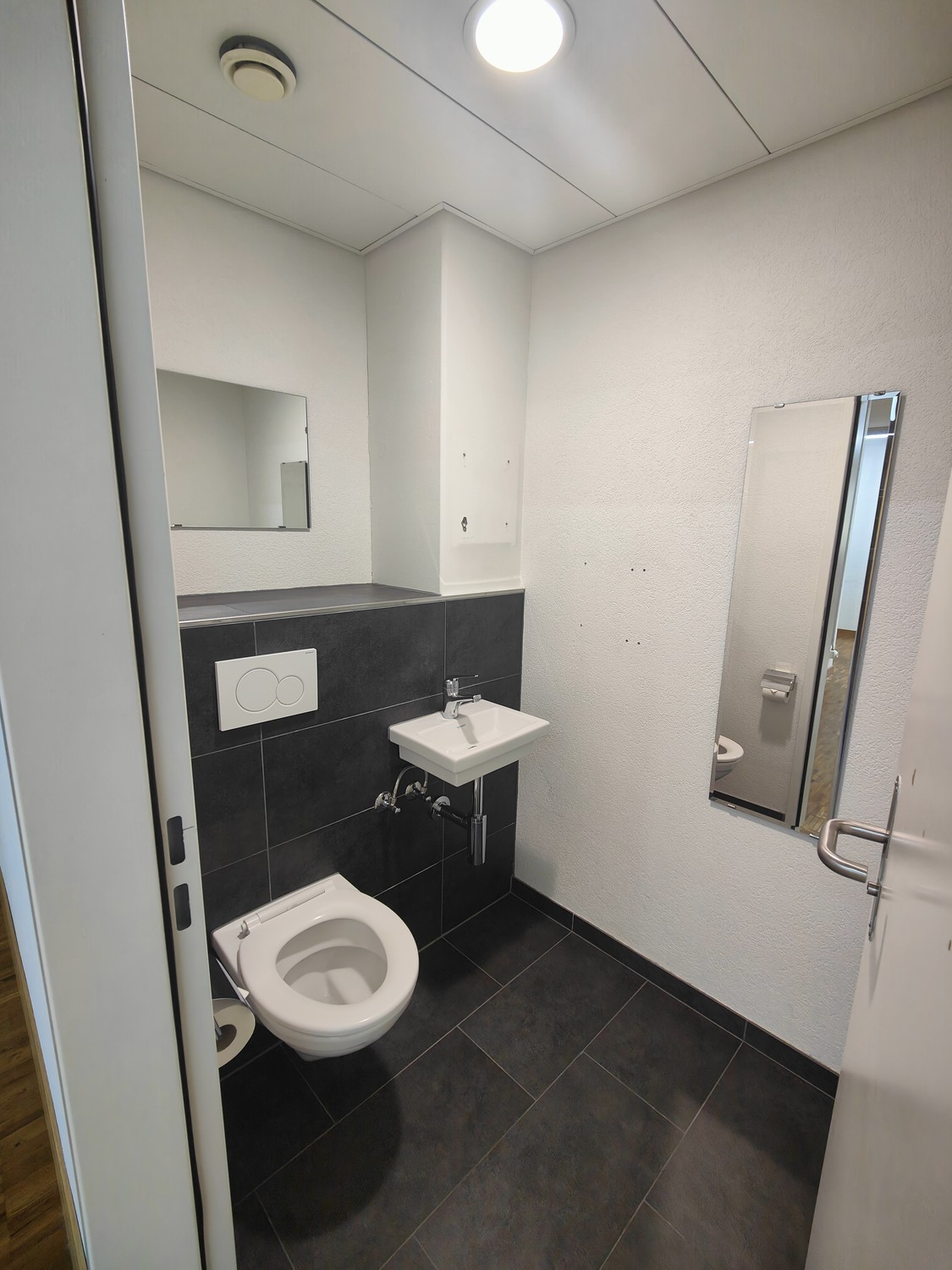 264m² commercial