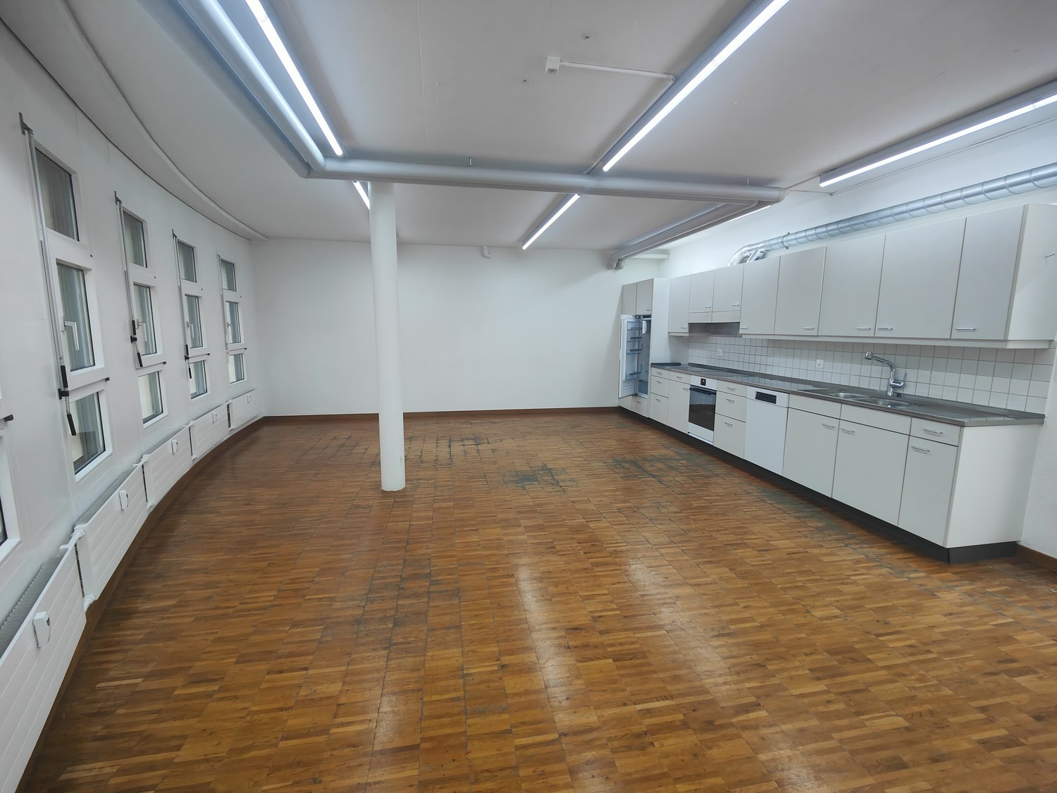 264m² commercial