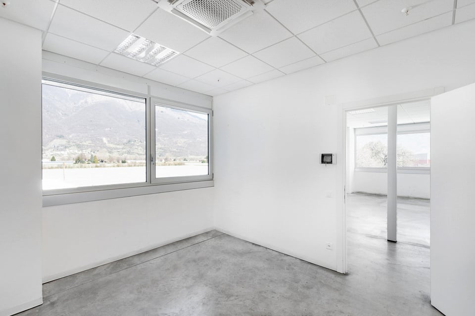 168m² office