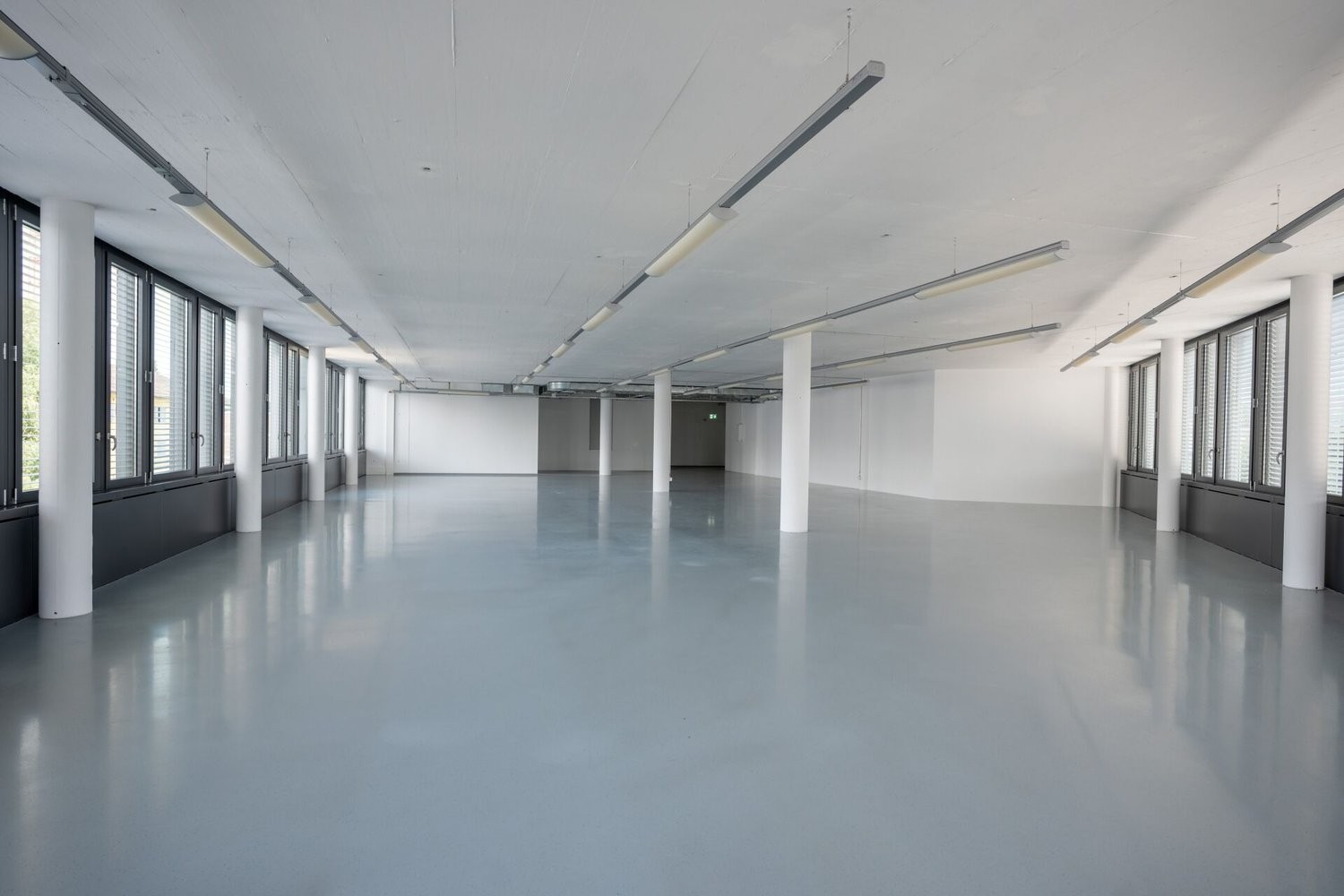 593m² commerciale