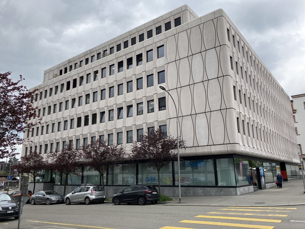 102m² office