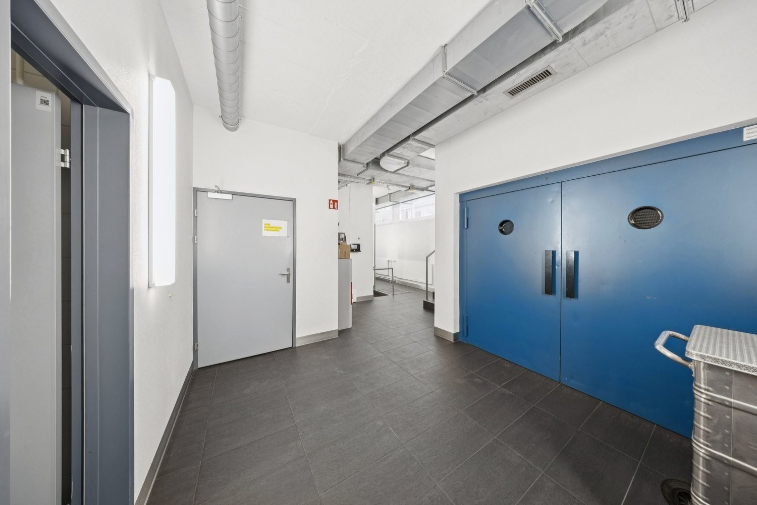 850m² commercial