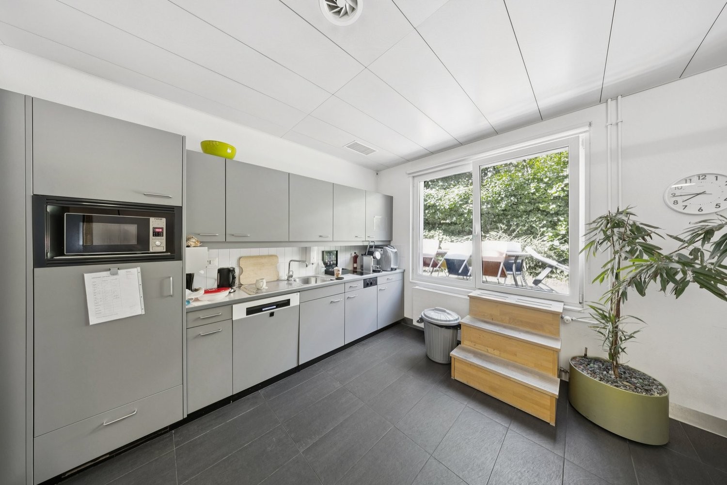 850m² commercial