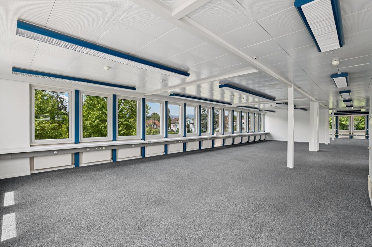 318m² bureau