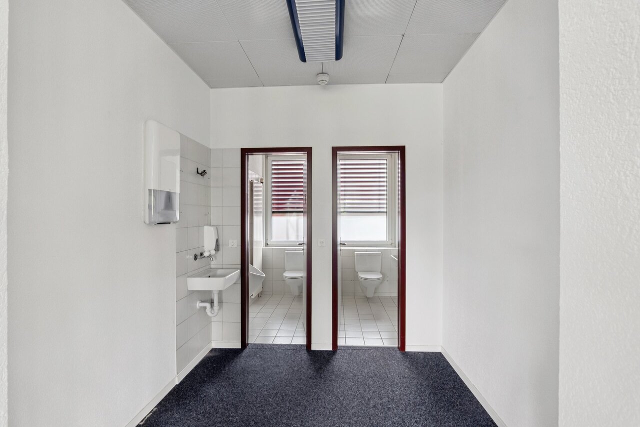 318m² bureau
