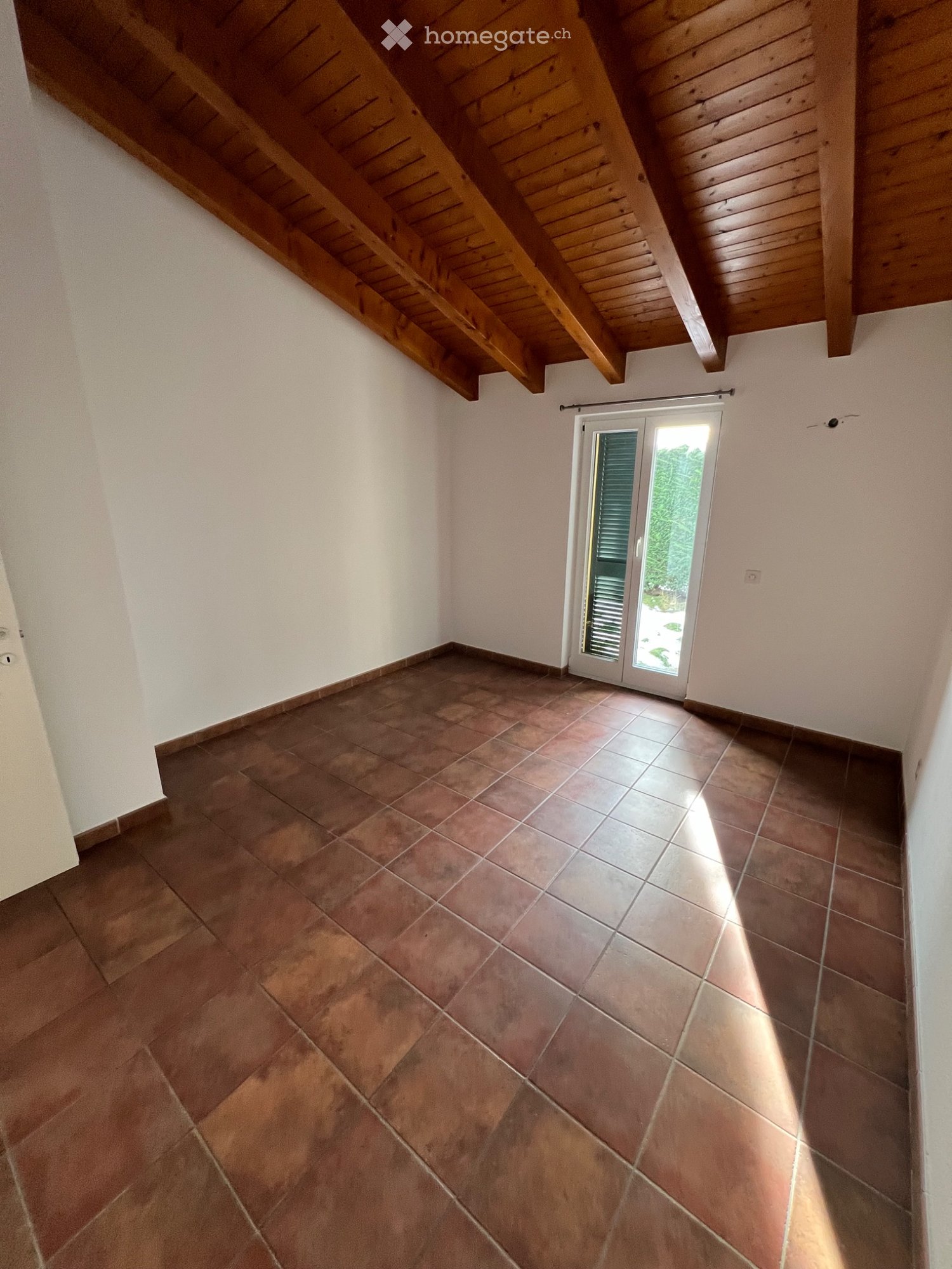 5 rooms apartment