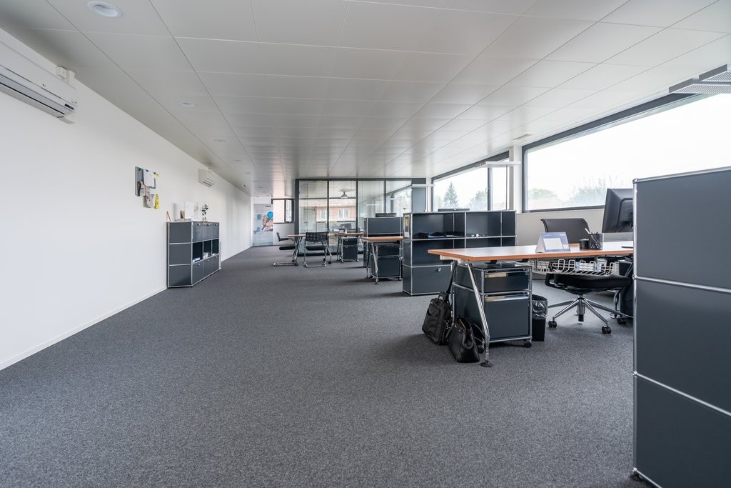 175m² office