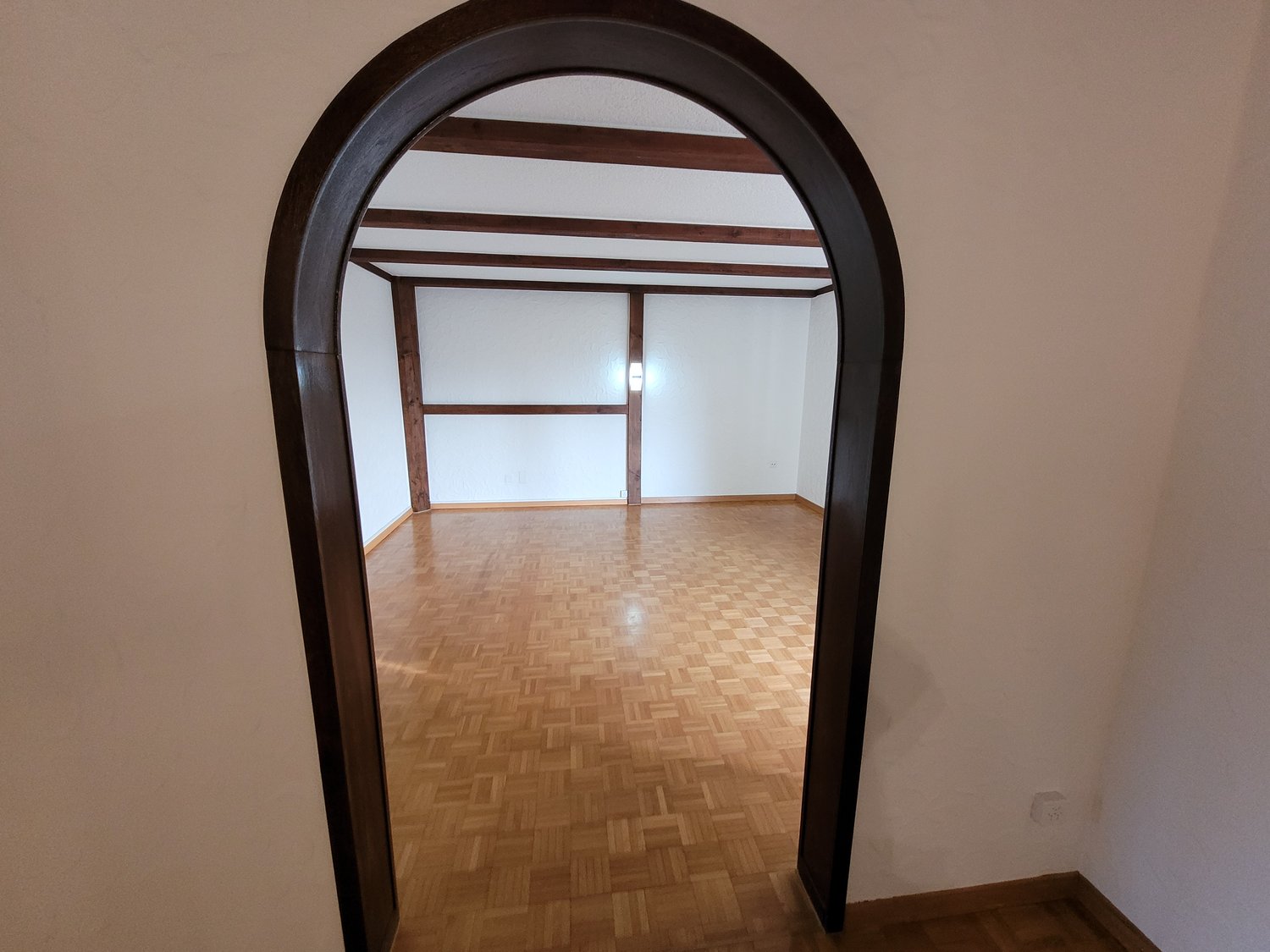 5 rooms apartment