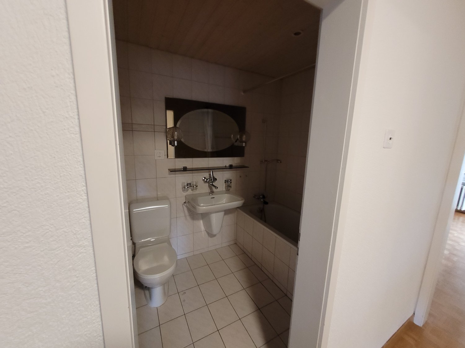 5 rooms apartment