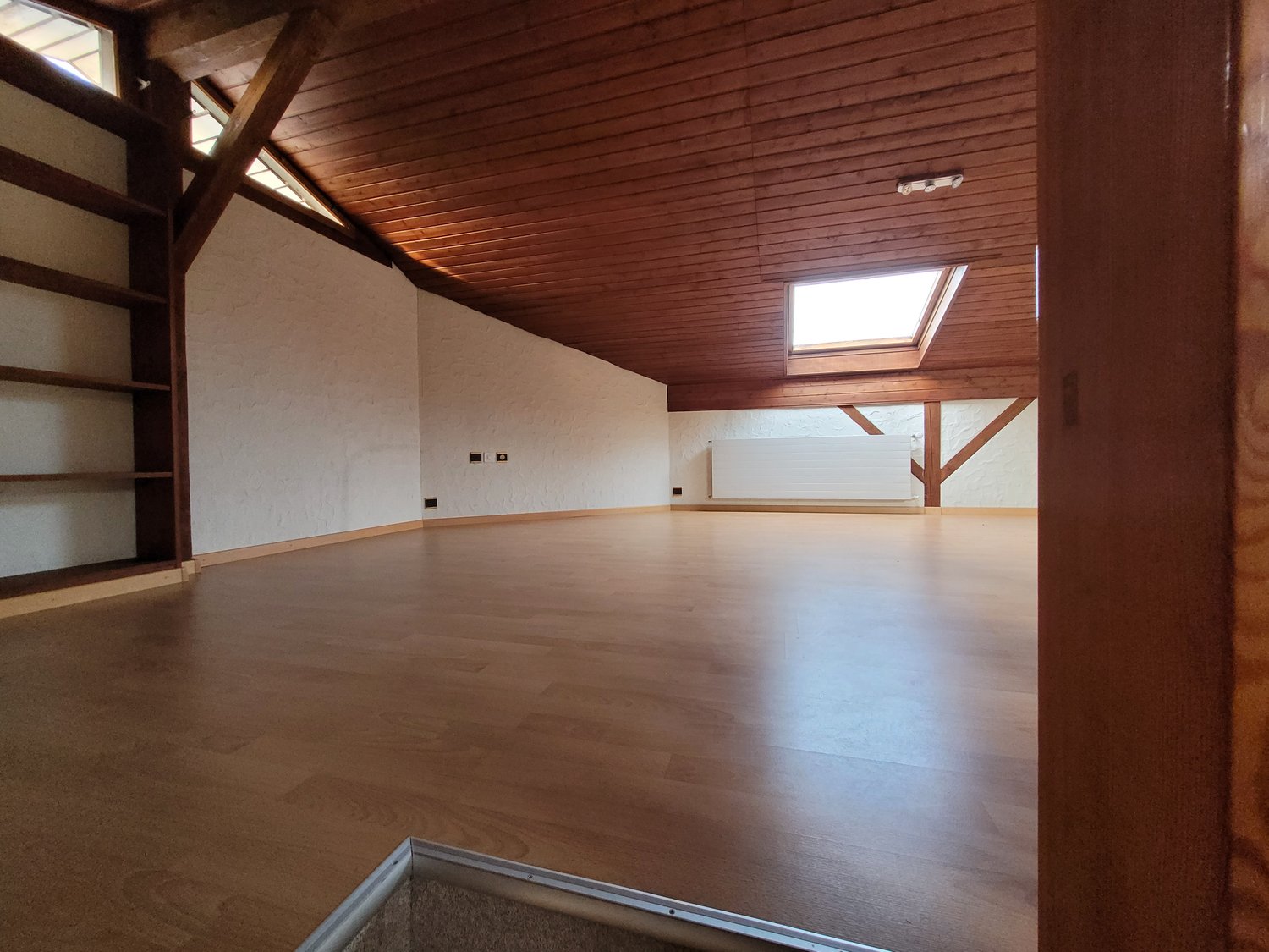 5 rooms apartment