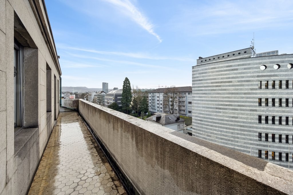 298m² office