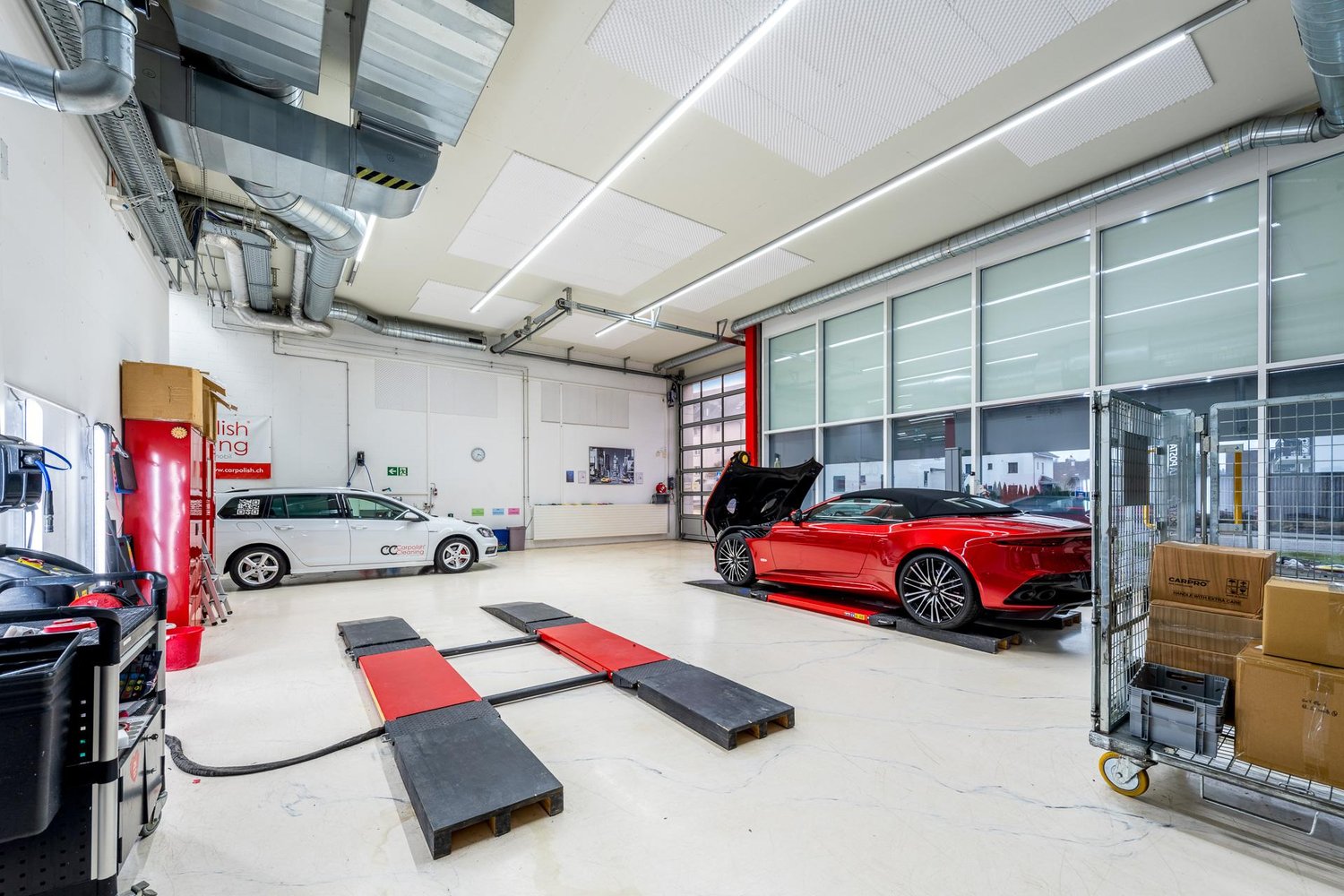 832m² commercial
