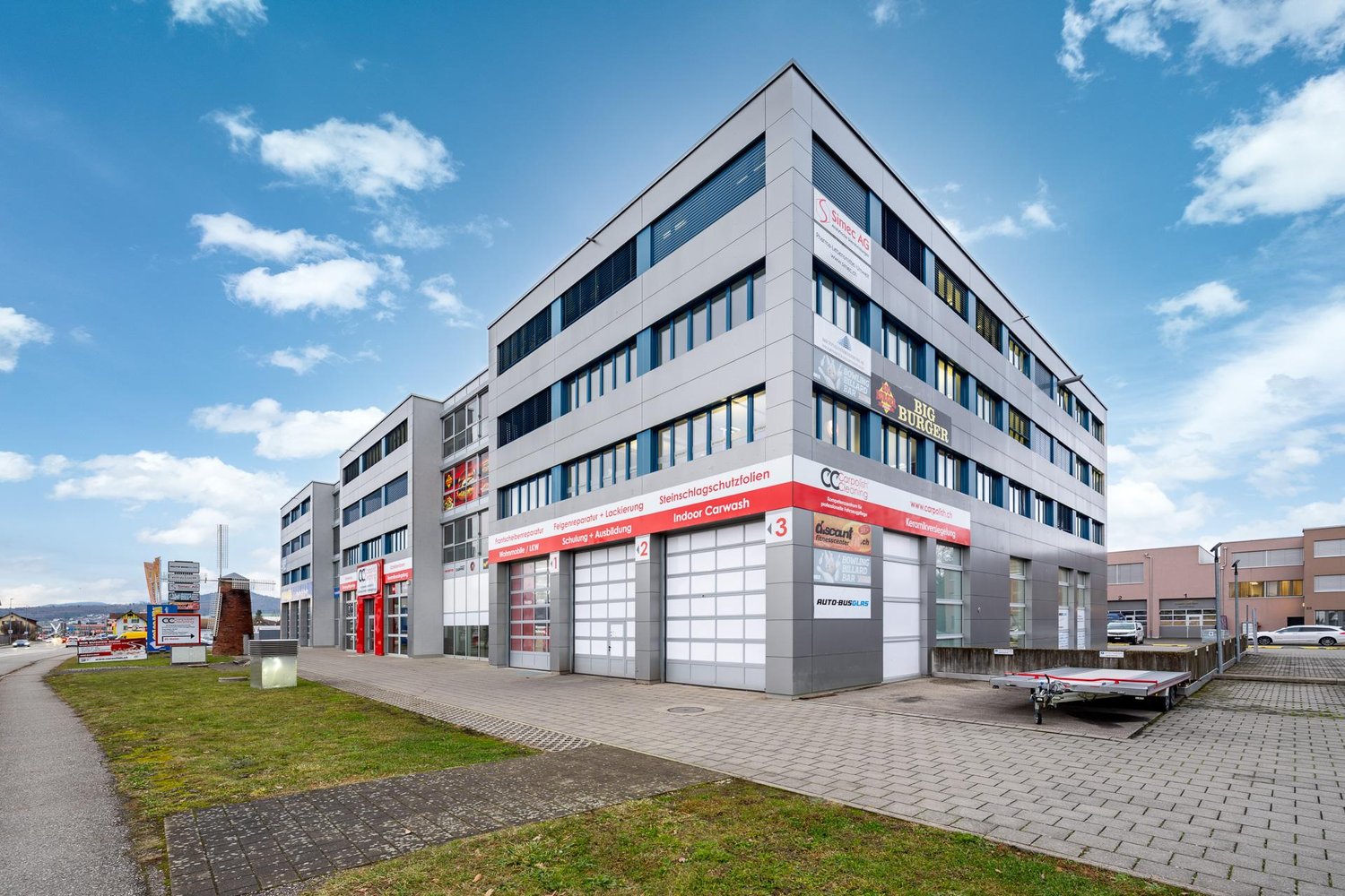832m² commercial
