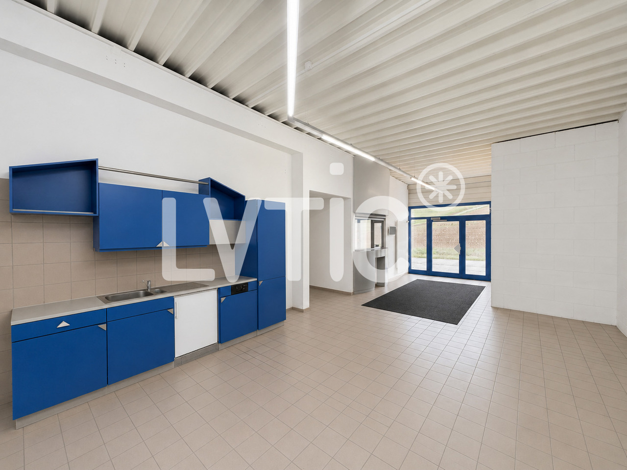 220m² office