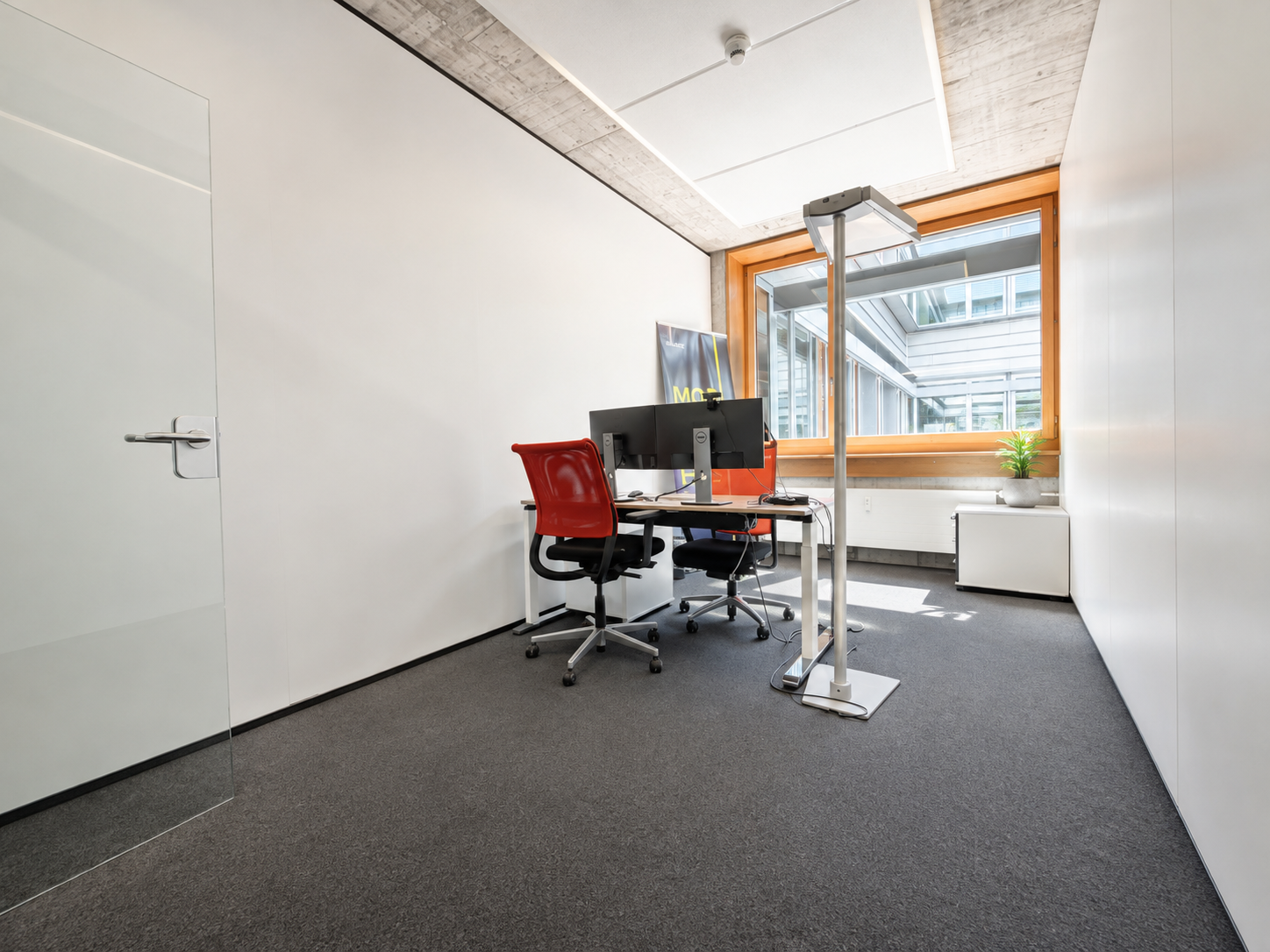 277m² office