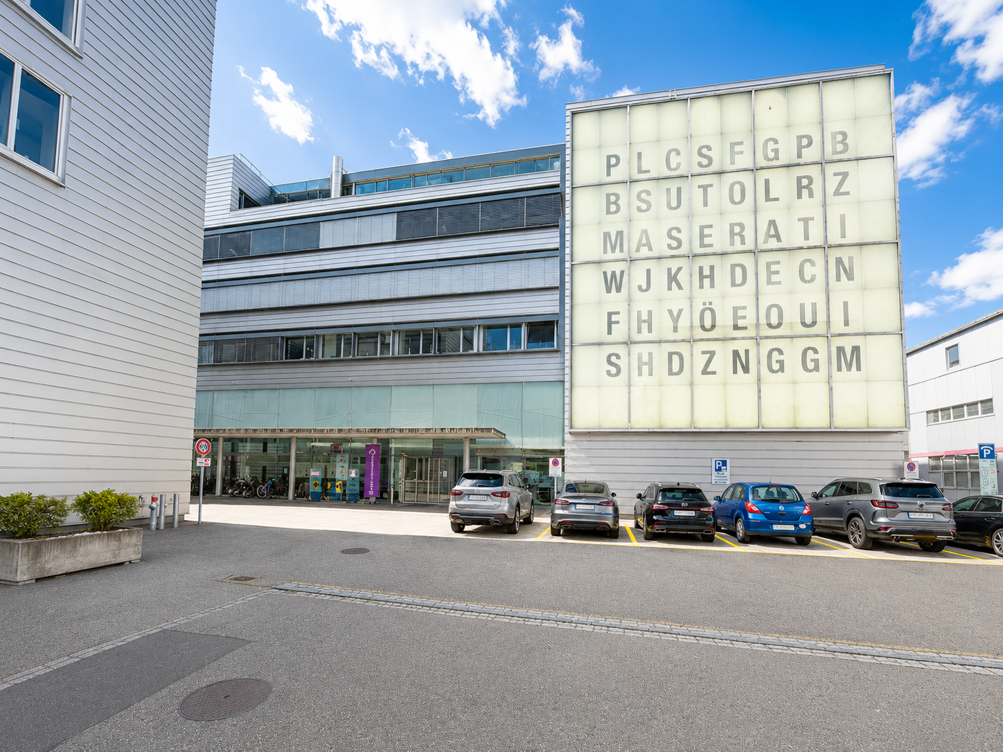 277m² office