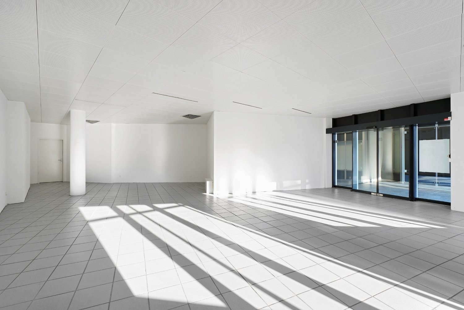91m² shop
