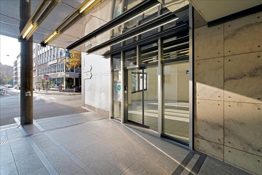 91m² shop