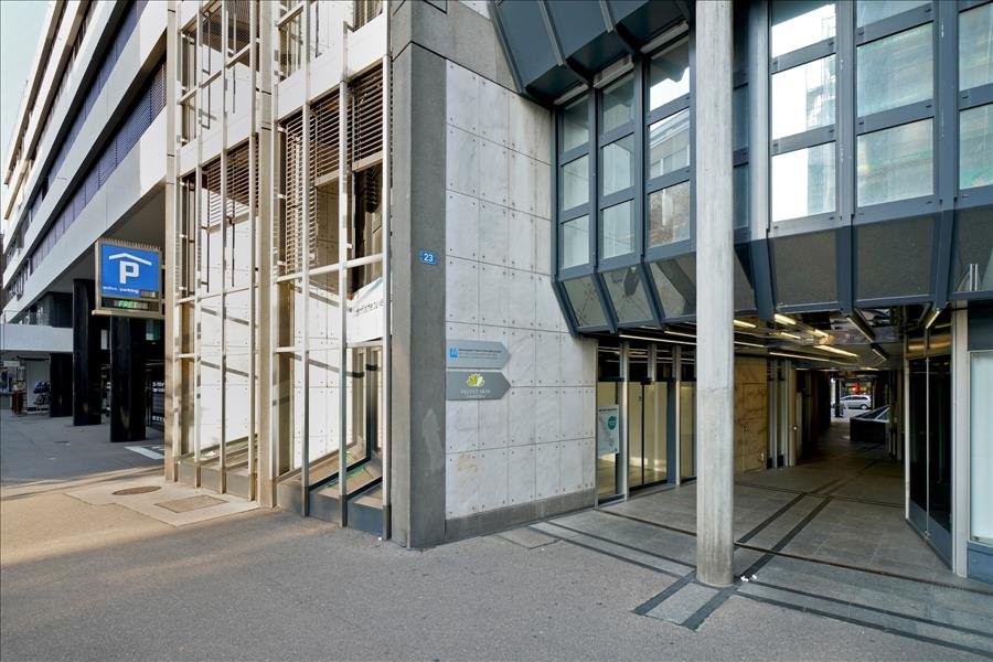 91m² shop