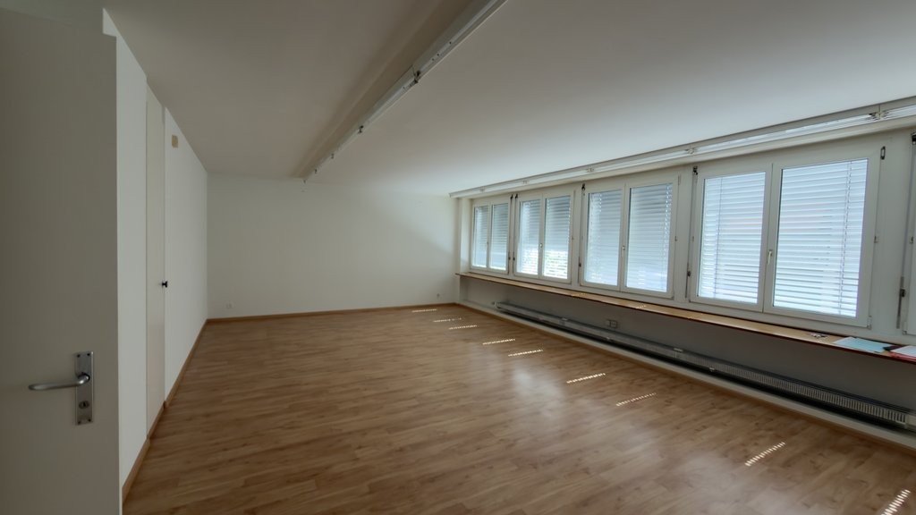 54m² office