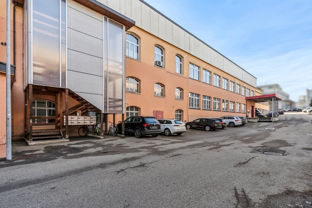 191m² commercial