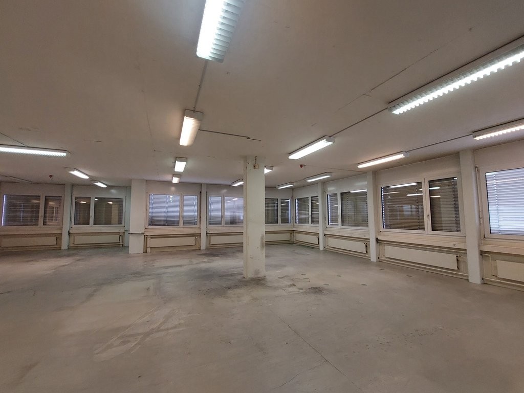 335m² commercial