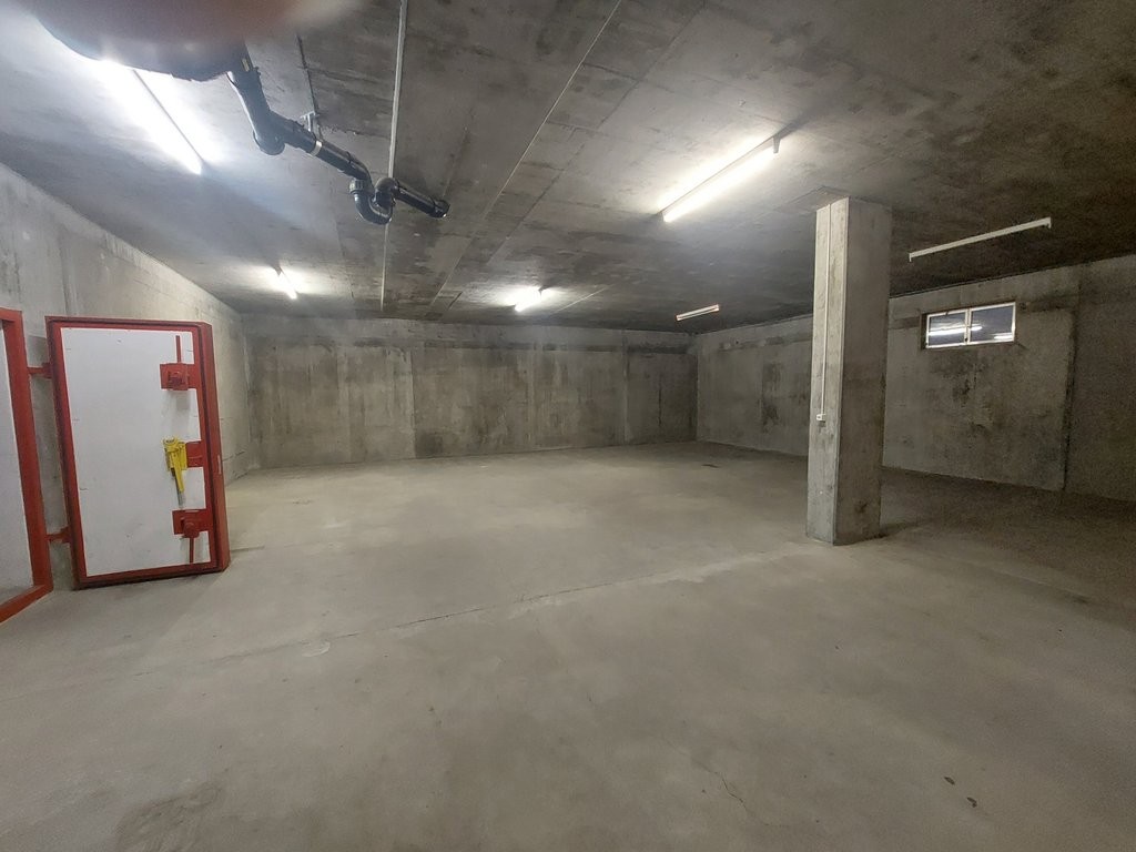 335m² commercial