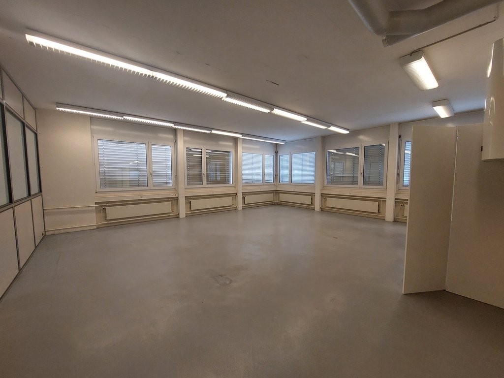 335m² commercial