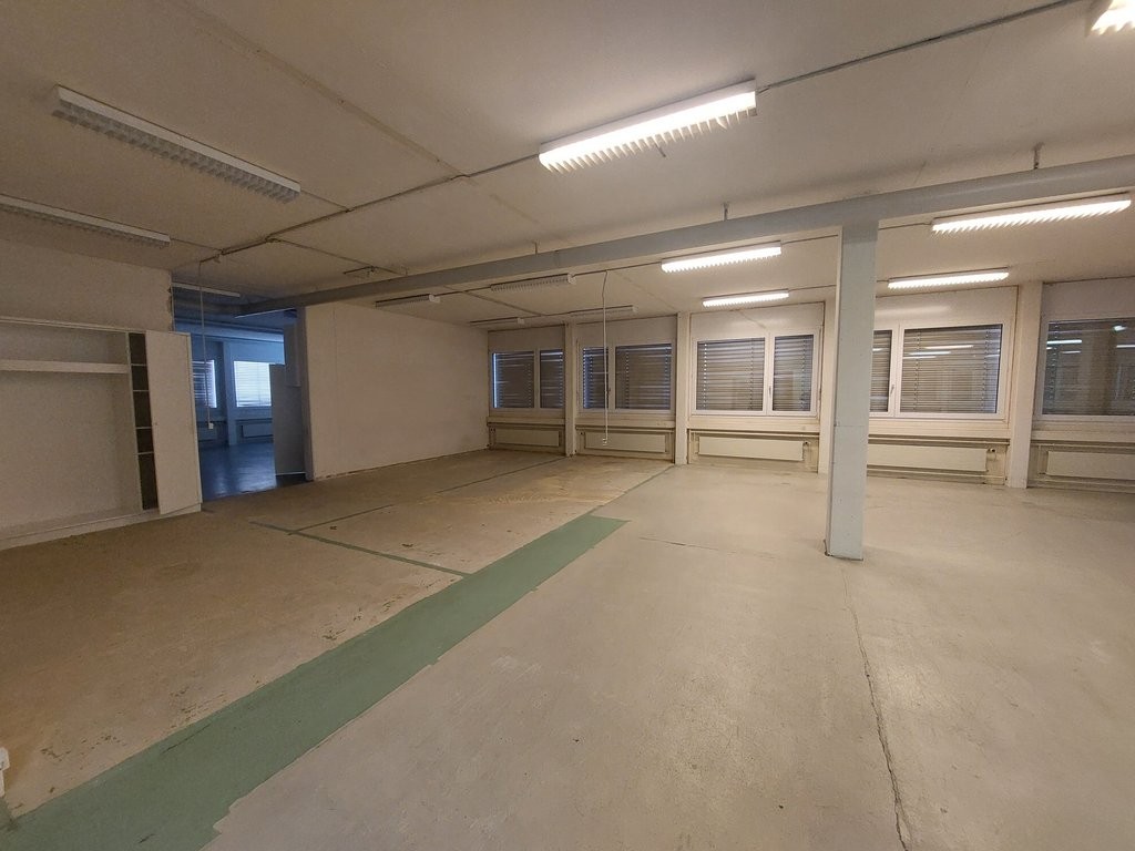 335m² commercial