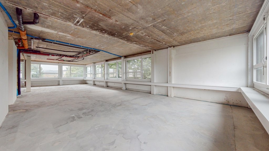 194m² commercial