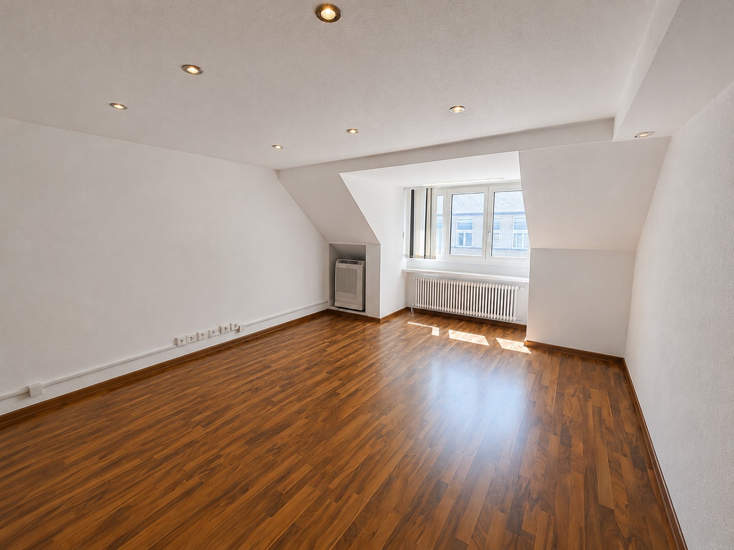 174m² office