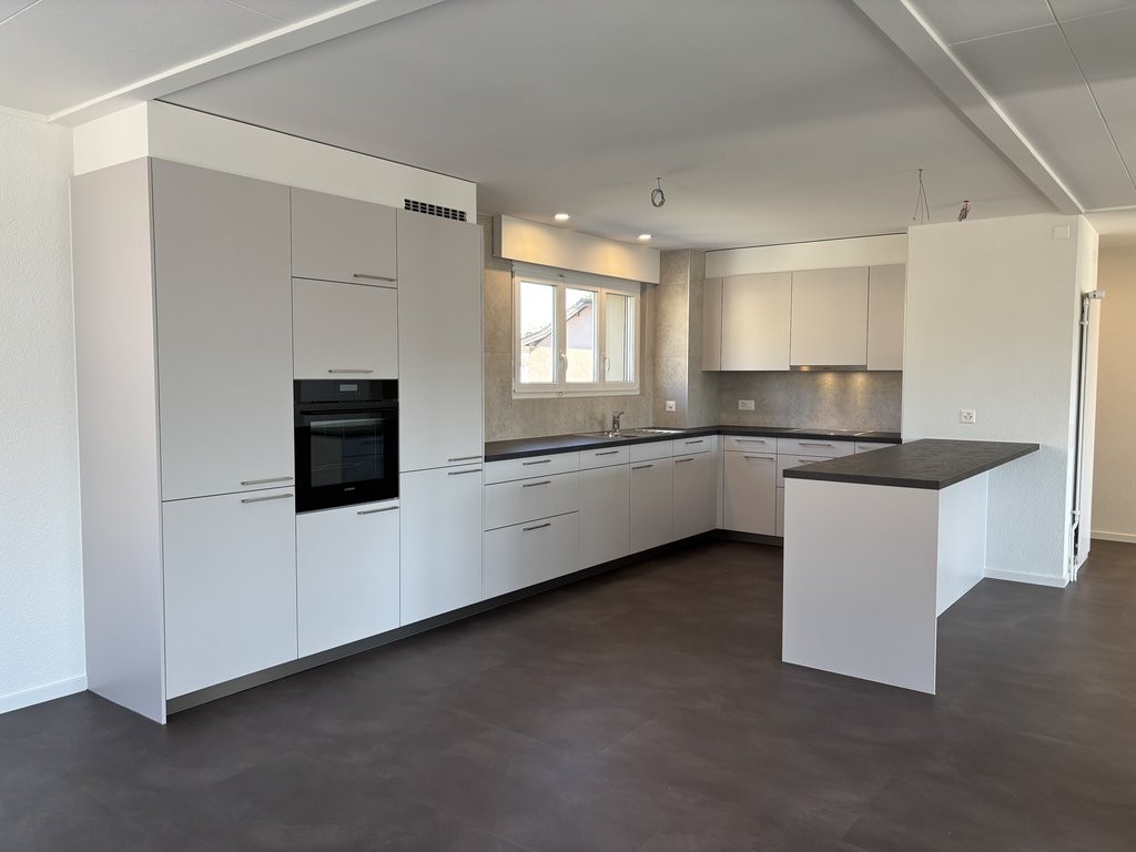 5 rooms apartment
