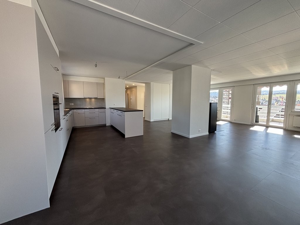 5 rooms apartment