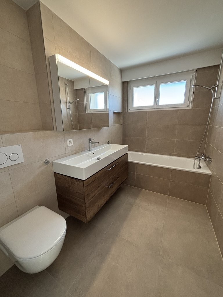 5 rooms apartment